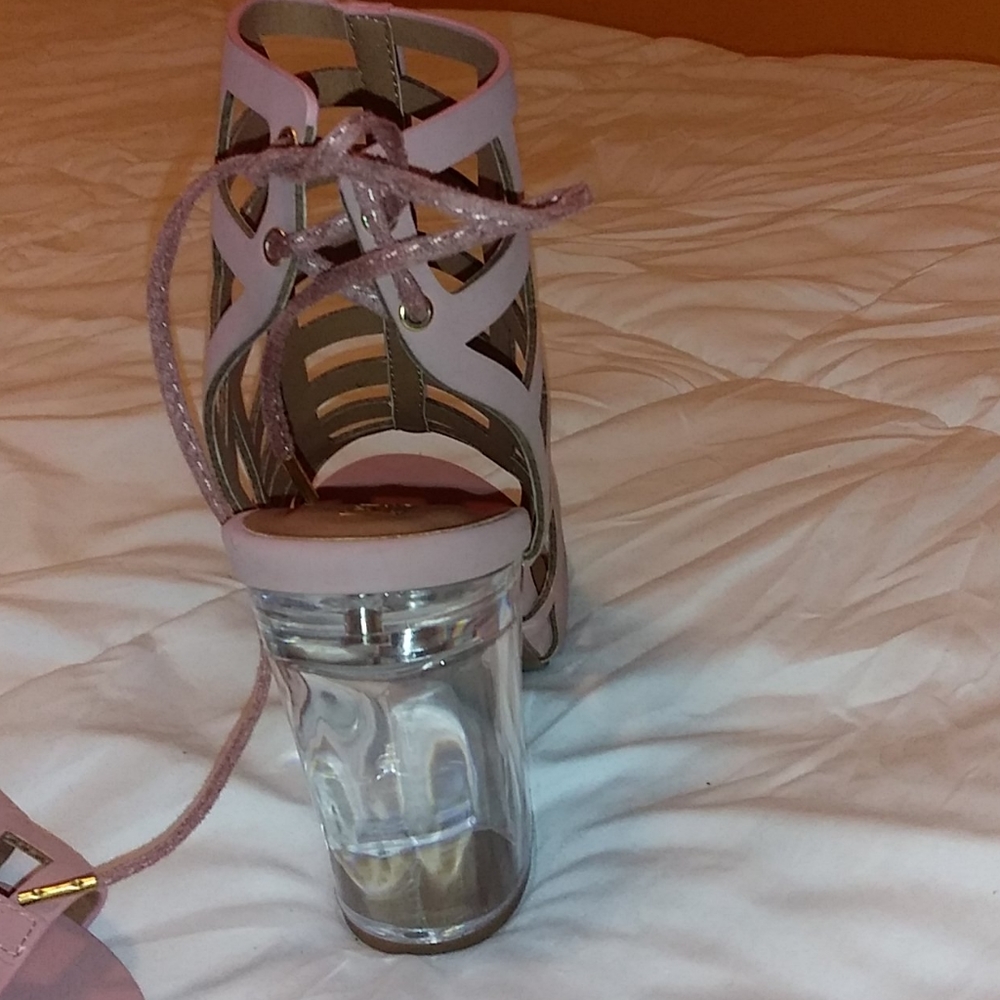 Shoes - Picture 3 of 6